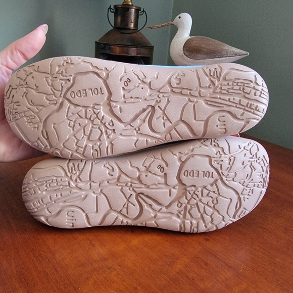 NWT UIN Women's Size 7 Slip on Travel Shoes Serene Afternoon Toledo I - Picture 8 of 14